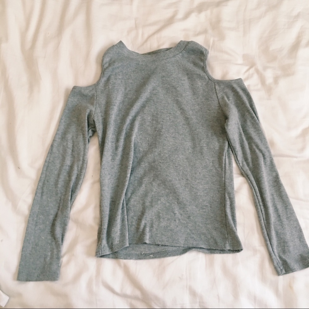 cut out shoulder grey long sleeve